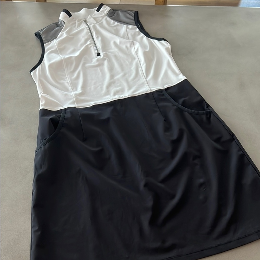 Sleeveless Black and White Golf ⛳️ Dress